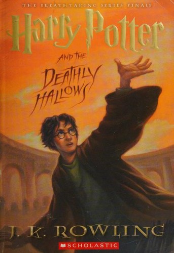 Harry Potter and the Deathly Hallows (Paperback, 2009, Arthur A. Levine Books)