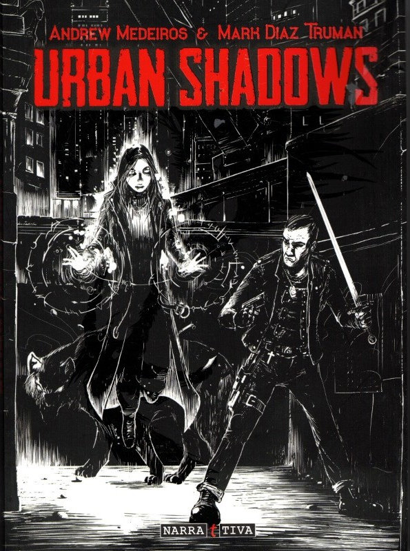 Urban Shadows (Paperback, italiano language, Narrattiva)